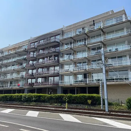 Sunlit Near Beach, Cleaning Included * Nieuwpoort