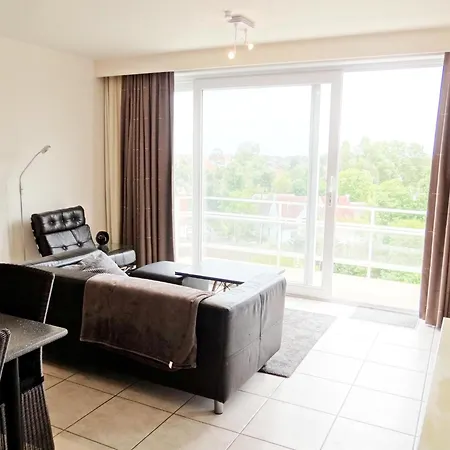Apartamento Sunlit Near Beach, Cleaning Included