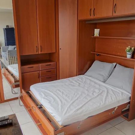 Apartamento Sunlit Near Beach, Cleaning Included