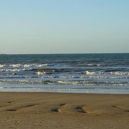 Sunlit Near Beach, Cleaning Included *